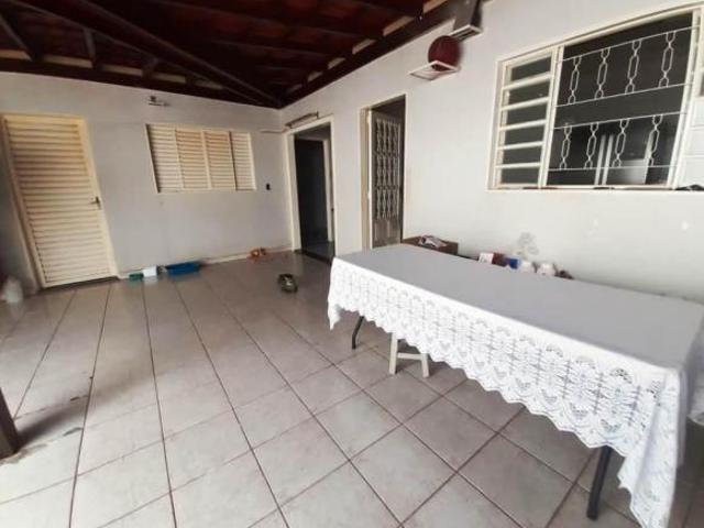 Casa para Venda em Patos de Minas, Cristo Redentor, 3 dormitórios, 1 suíte, 2 banheiros, 2 vagas