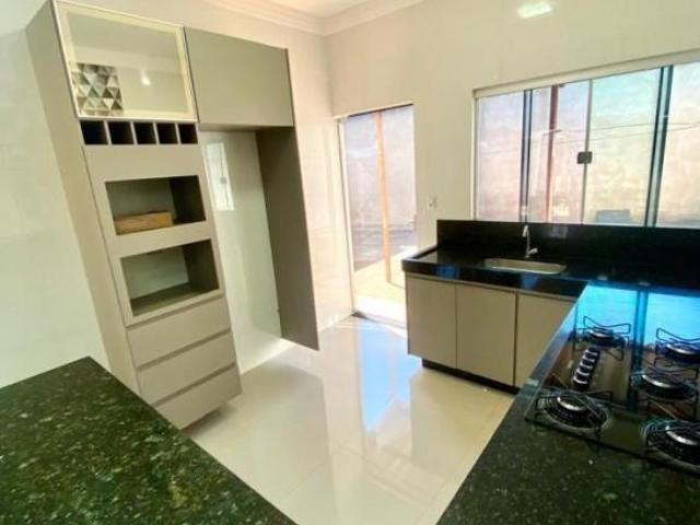 Casa para Venda em Patos de Minas, Morada da Serra, 2 dormitórios, 1 banheiro, 1 vaga