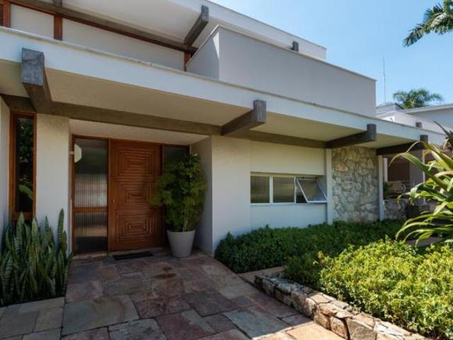 Casa para venda em Pacaembu com 3 quartos, sendo 1 suíte, 590m²