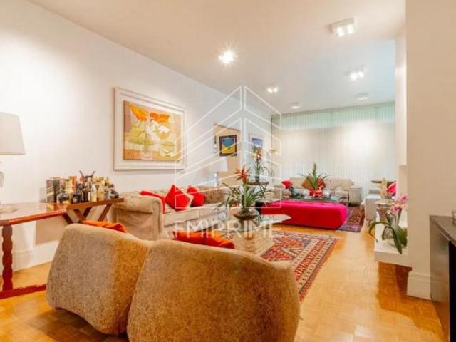 Casa para venda em Pacaembu com 5 quartos, sendo 3 suítes, 523m²