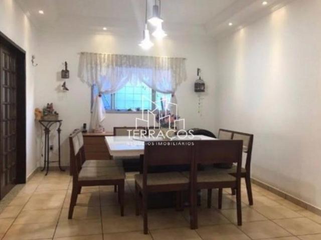 Casa para venda em Parque Cidade Jardim de 223.00m² com 3 Quartos, 1 Suite e 2 Garagens