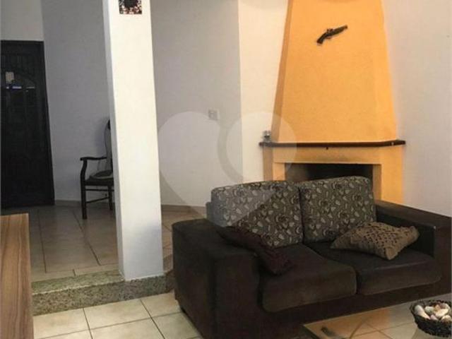 Casa para venda em Parque Cidade Jardim de 223.00m² com 3 Quartos, 1 Suite e 2 Garagens