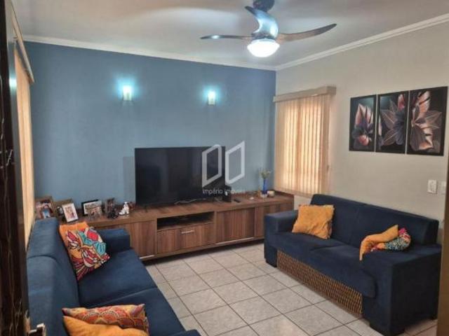 Casa para venda em Parque Laranjeiras de 163.00m² com 2 Quartos, 1 Suite e 4 Garagens