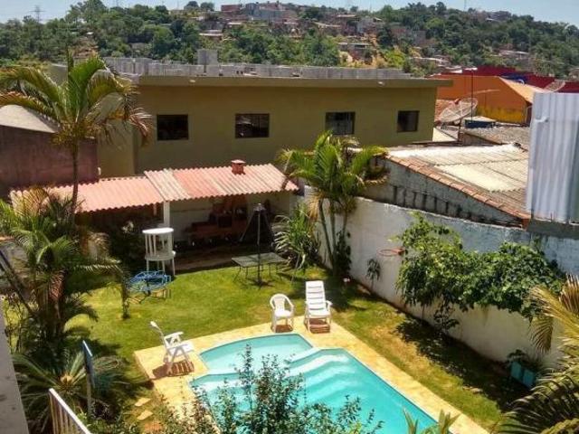 Casa para venda em Parque Paiol de 250.00m² com 3 Quartos e 1 Suite