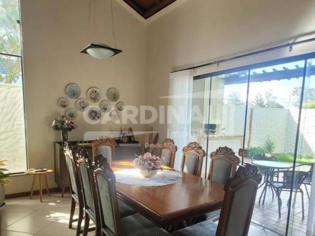 Casa para venda em Parque Paraíso de 212.00m² com 3 Quartos, 1 Suite e 2 Garagens