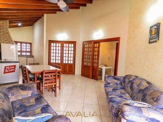 Casa para venda em Parque Residencial Presidente Médici de 275.00m² com 4 Quartos, 2 Suites e 3 Gara