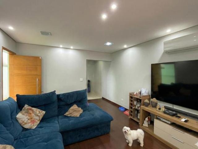 Casa para venda em Parque São Domingos com 4 quartos, sendo 2 suítes, 185m²