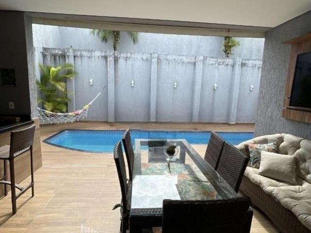 Casa para venda em Parque Sinai de 260.00m² com 3 Quartos, 3 Suites e 4 Garagens