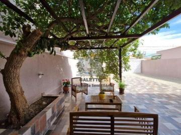 Casa para venda em Parque Via Norte de 250.00m² com 3 Quartos, 1 Suite e 8 Garagens