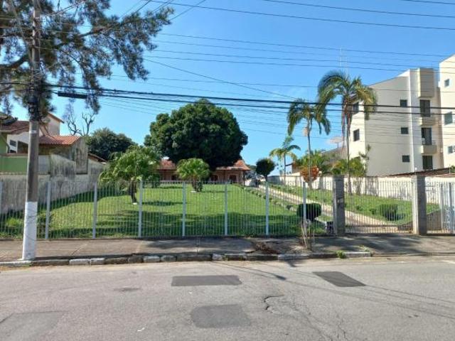 Casa para venda em Parque Ype de 2090.00m² com 4 Quartos, 2 Suites e 2 Garagens