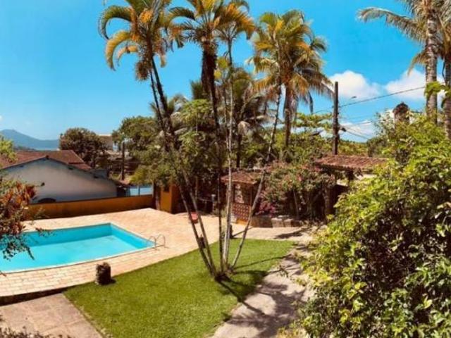 Casa para venda em Pedreira com 5 quartos, sendo 4 suítes, 280m²