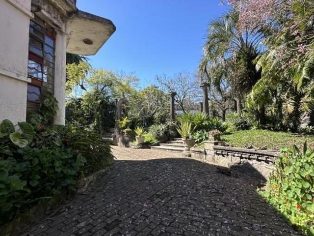 Casa para Venda em Pelotas, Centro, 3 dormitórios, 2 banheiros, 1 vaga
