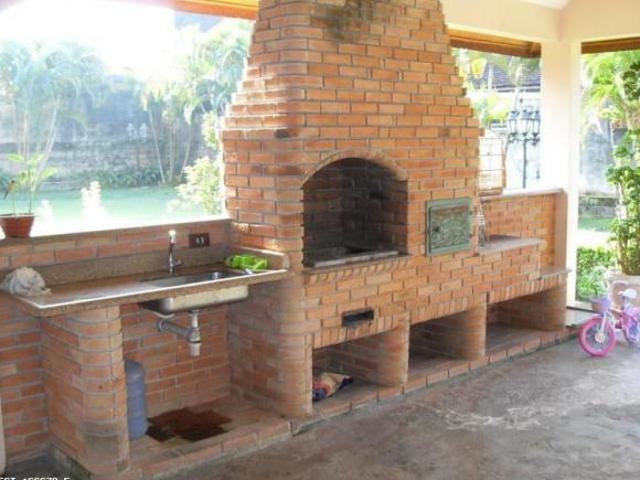 Casa para Venda em Peruíbe, Centro, 8 dormitórios, 2 suítes, 3 banheiros, 8 vagas