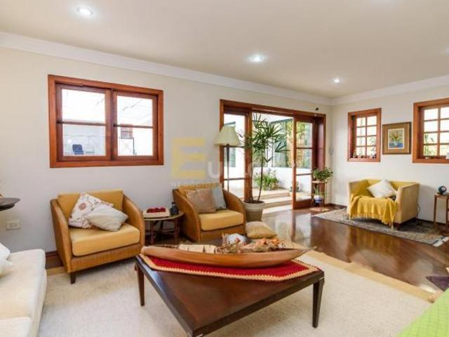 Casa para venda em PLANALTO PAULISTA de 475.00m² com 5 Quartos, 3 Suites e 4 Garagens