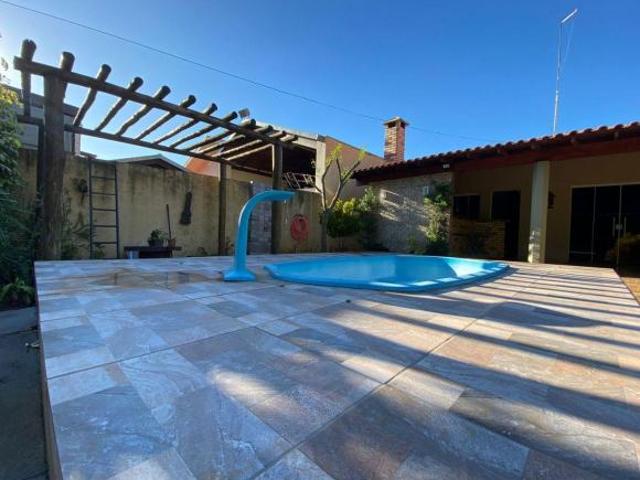 Casa para venda em Praia Bella de 180.00m² com 4 Quartos, 1 Suite e 6 Garagens
