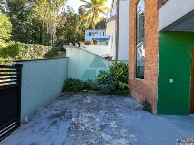 Casa para venda em Praia Da Enseada de 205.00m² com 3 Quartos, 1 Suite e 6 Garagens
