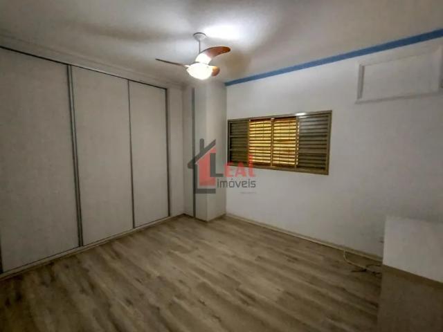 Casa para Venda em Presidente Prudente, BONGIOVANI, 3 dormitórios, 1 suíte, 5 banheiros, 2 vagas