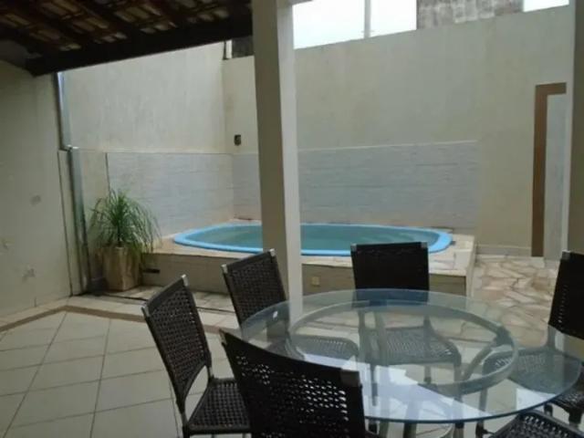 Casa para Venda em Presidente Prudente, BONGIOVANI, 4 dormitórios, 2 suítes, 1 banheiro, 2 vagas