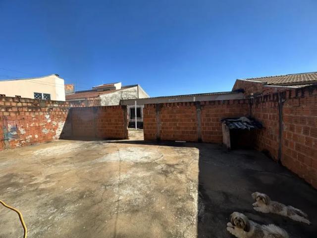 Casa para Venda em Presidente Prudente, CEDRAL, 3 dormitórios, 1 banheiro, 2 vagas