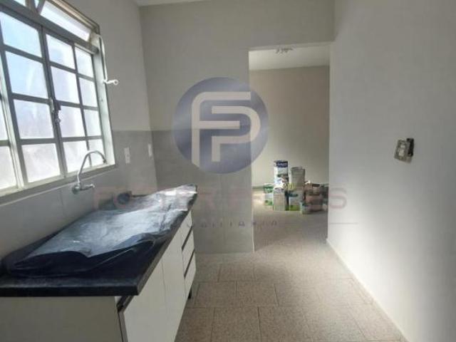 Casa para Venda em Presidente Prudente, Residencial Maré Mansa, 1 dormitório, 2 banheiros, 3 vagas