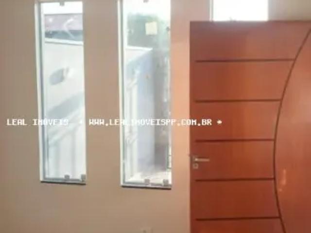 Casa para Venda em Presidente Prudente, SHIRAIWA, 2 dormitórios, 1 banheiro, 2 vagas
