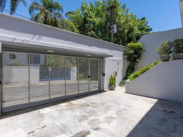 Casa para venda em Rolinópolis com 4 quartos, sendo 1 suíte, 240m²