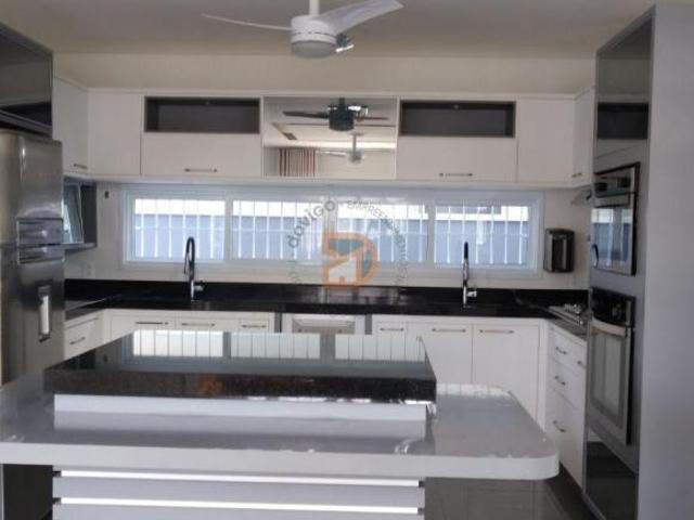 Casa para venda em Residencial Jacarandá de 239.00m² com 3 Quartos, 3 Suites e 4 Garagens