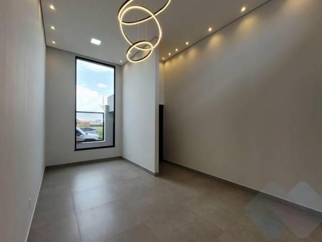 Casa para venda em Residencial Ouro Verde de 160.00m² com 3 Quartos, 1 Suite e 2 Garagens