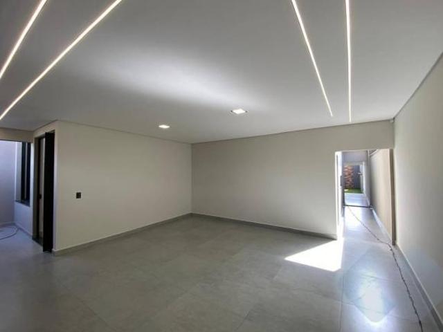 Casa para venda em Residencial Ouro Verde de 198.00m² com 3 Quartos, 1 Suite e 2 Garagens