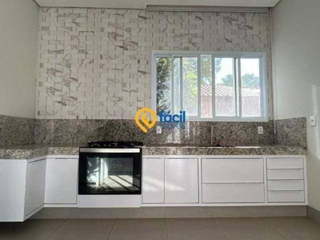 Casa para venda em Residencial Vitória de 132.09m² com 3 Quartos, 2 Suites e 8 Garagens