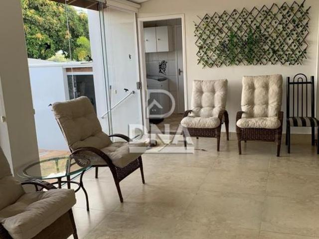 Casa para venda em Riviera De Santa Cristina I de 1200.00m² com 3 Quartos, 2 Suites e 4 Garagens