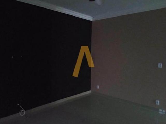 Casa para venda em Ribeirânia de 456.00m² com 4 Quartos, 1 Suite e 4 Garagens