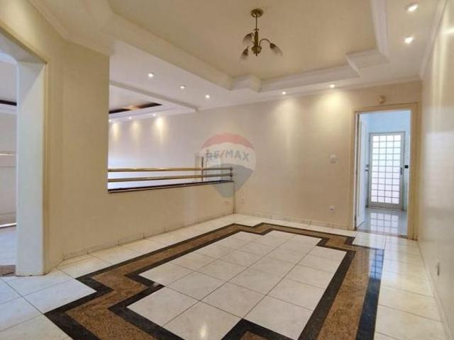 Casa para venda em Ribeirânia de 373.27m² com 4 Quartos, 1 Suite e 8 Garagens