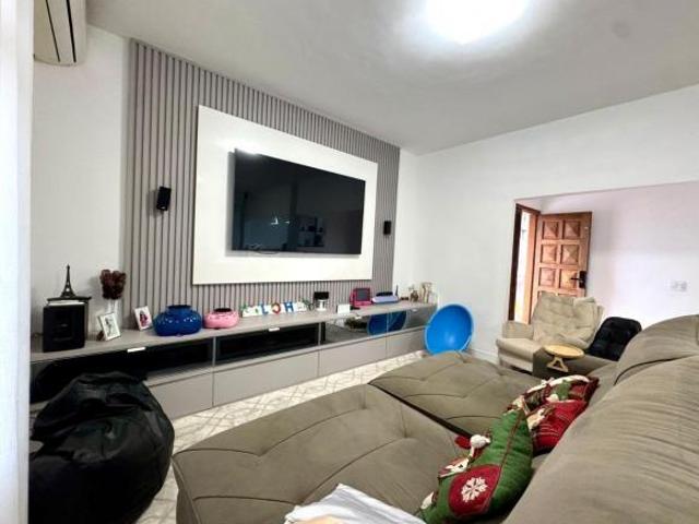 Casa para venda em Rudge Ramos de 230.00m² com 3 Quartos, 1 Suite e 4 Garagens