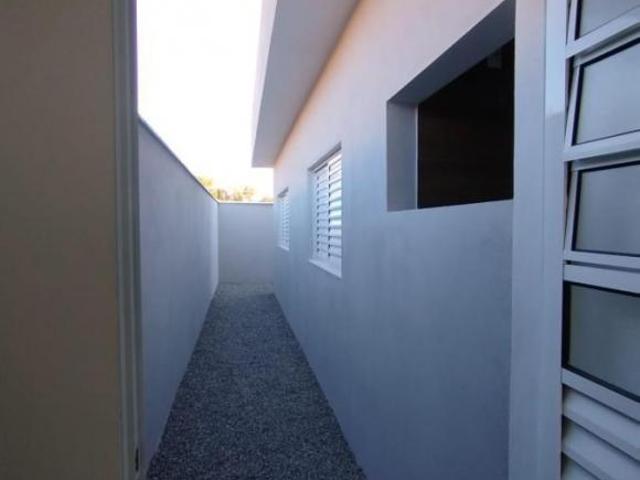 Casa para Venda em Toledo, CENTRO, 2 dormitórios, 1 banheiro, 2 vagas