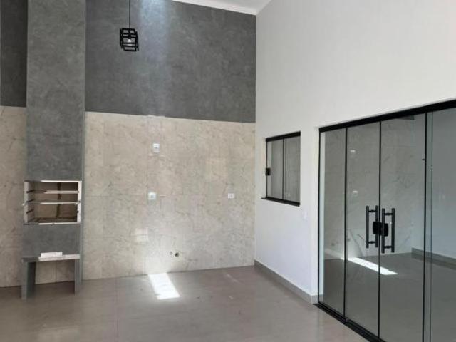 Casa para Venda em Toledo, Centro, 2 dormitórios, 1 suíte, 1 banheiro