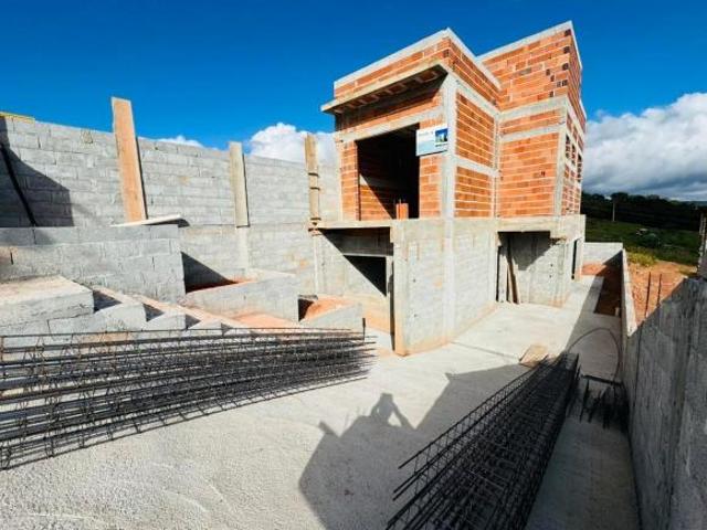 Casa para Venda em Toledo, Centro, 3 dormitórios, 1 suíte, 1 banheiro