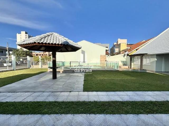 Casa para Venda em Tramandaí, Centro, 5 dormitórios, 3 suítes, 3 banheiros, 3 vagas
