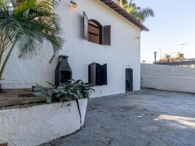 Casa para venda em Três Montanhas com 2 quartos, 1,120m²
