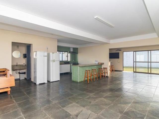 Casa para venda em Uberaba de 180.00m² com 4 Quartos, 3 Suites e 3 Garagens