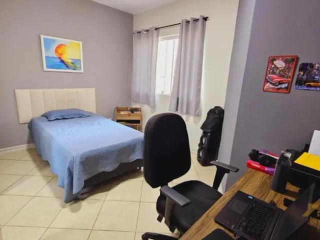 Casa para Venda em Volta Redonda, Village Santa Helena, 3 dormitórios, 1 suíte, 2 banheiros, 2 vagas