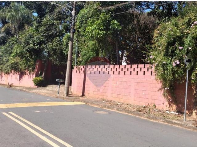 Casa para venda em Vila 24 De Outubro em Lindóia São Paulo de 202.00m² com 3 Quartos, 1 Suíte e 10 Garagens