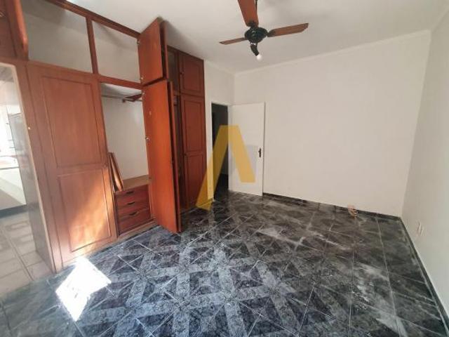 Casa para venda em Vila Tibério de 138.00m² com 3 Quartos, 1 Suite e 3 Garagens