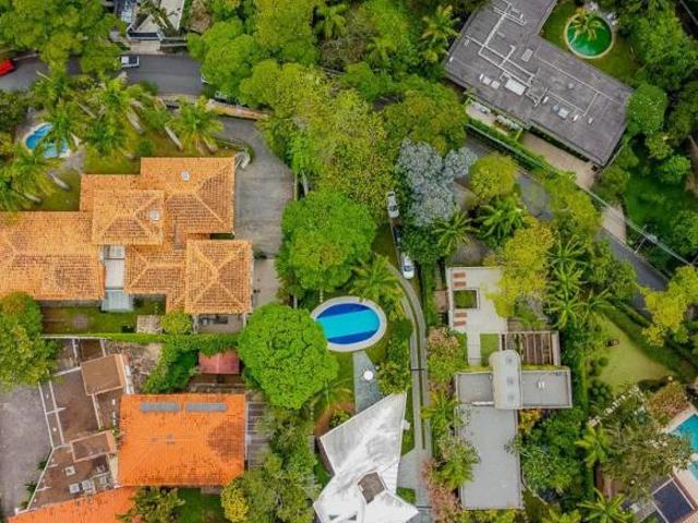 Casa para venda em Vila Tramontano com 4 quartos, sendo 4 suítes, 422m²