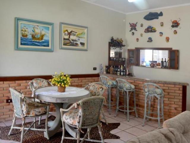 Casa para venda em Vila Anhaguera com 7 quartos, sendo 2 suítes, 284m²