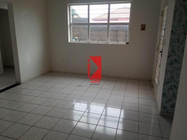 Casa para venda em Vila Assis de 166.00m² com 3 Quartos, 1 Suite e 3 Garagens