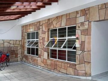 Casa para venda em Vila Assis de 260.00m² com 3 Quartos, 1 Suite e 3 Garagens