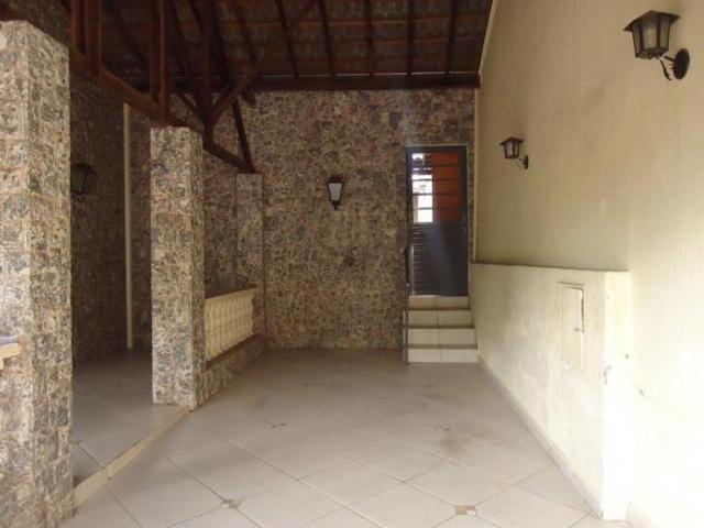 Casa para venda em Vila Carmem de 140.00m² com 3 Quartos, 1 Suite e 1 Garagem