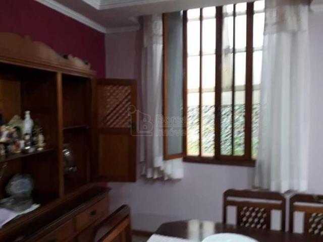 Casa para venda em Vila Cerqueira de 294.00m² com 3 Quartos, 1 Suite e 5 Garagens