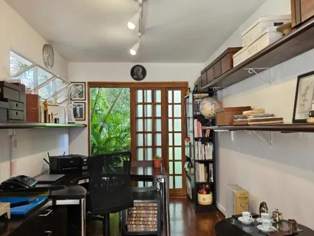 Casa para venda em Vila Cordeiro com 3 quartos, sendo 3 suítes, 372m²